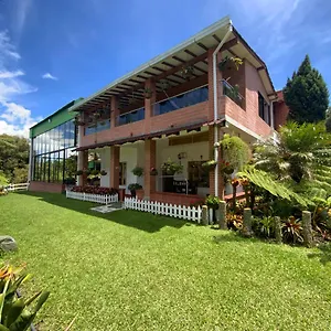 https://finca12-palmas.colombiamedellinhotels.com